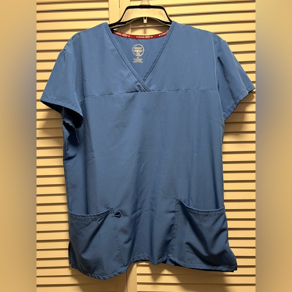 Jom Scrub Top